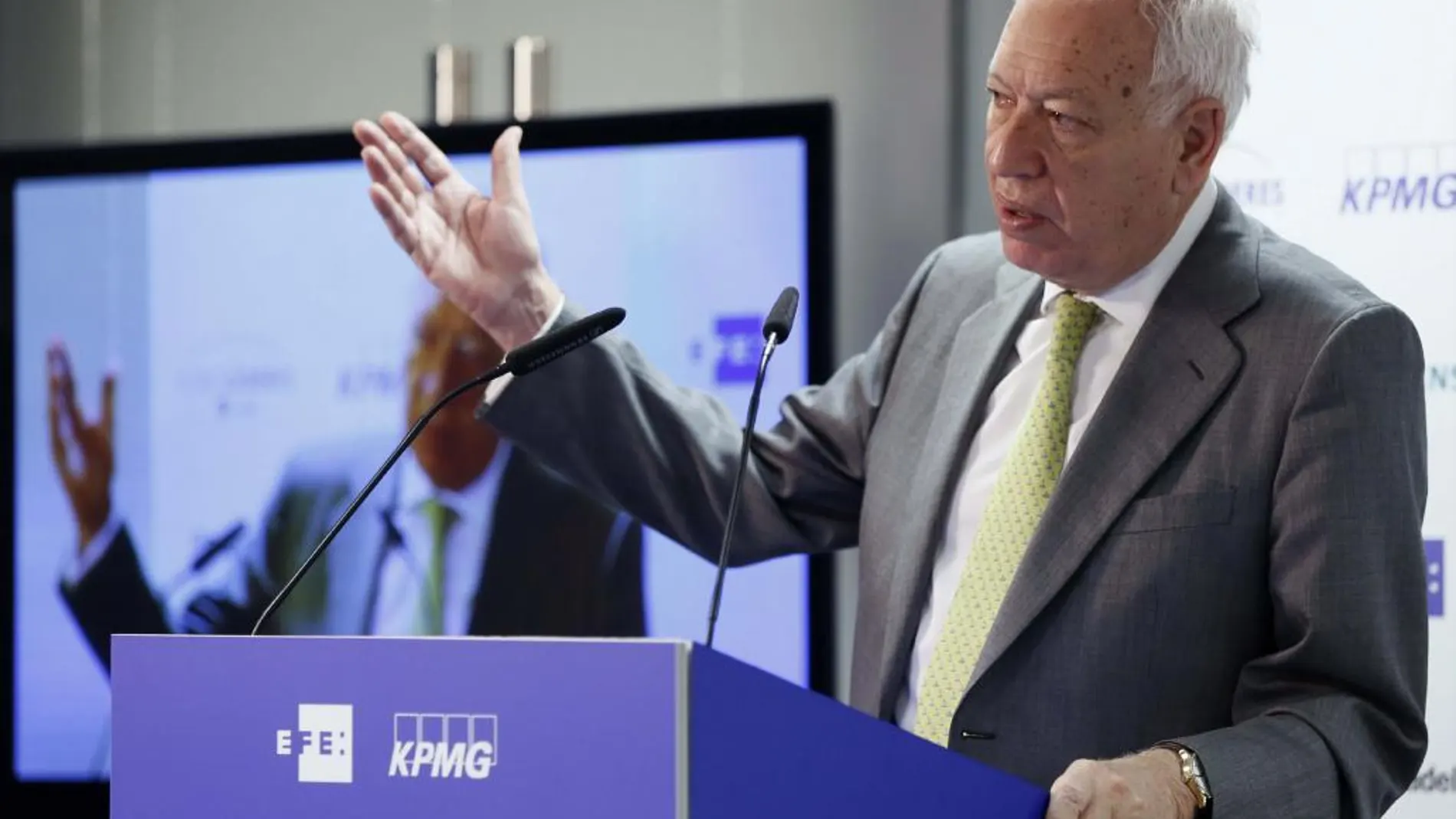 El ministro español de Asuntos Exteriores, José Manuel García-Margallo, durante su intervención esta mañana en el Foro de Líderes que organizan la Agencia EFE y KPMG.