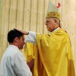 Monseñor Blázquez, uno de los visitadores que nombró el Papa para la Legión, ordenó diáconos a seis legionarios el sábado en Salamanca