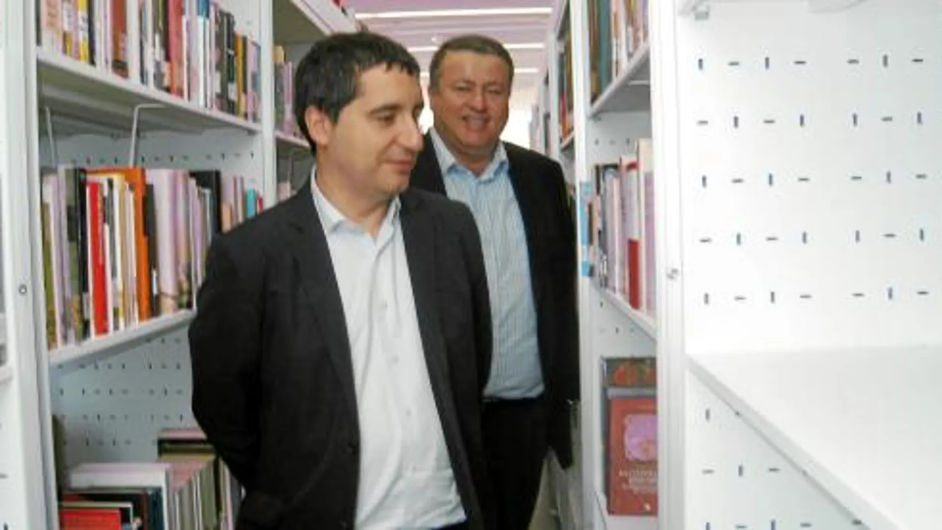 Cruz destaca que la nueva biblioteca «singulariza al municipio de La Unión»