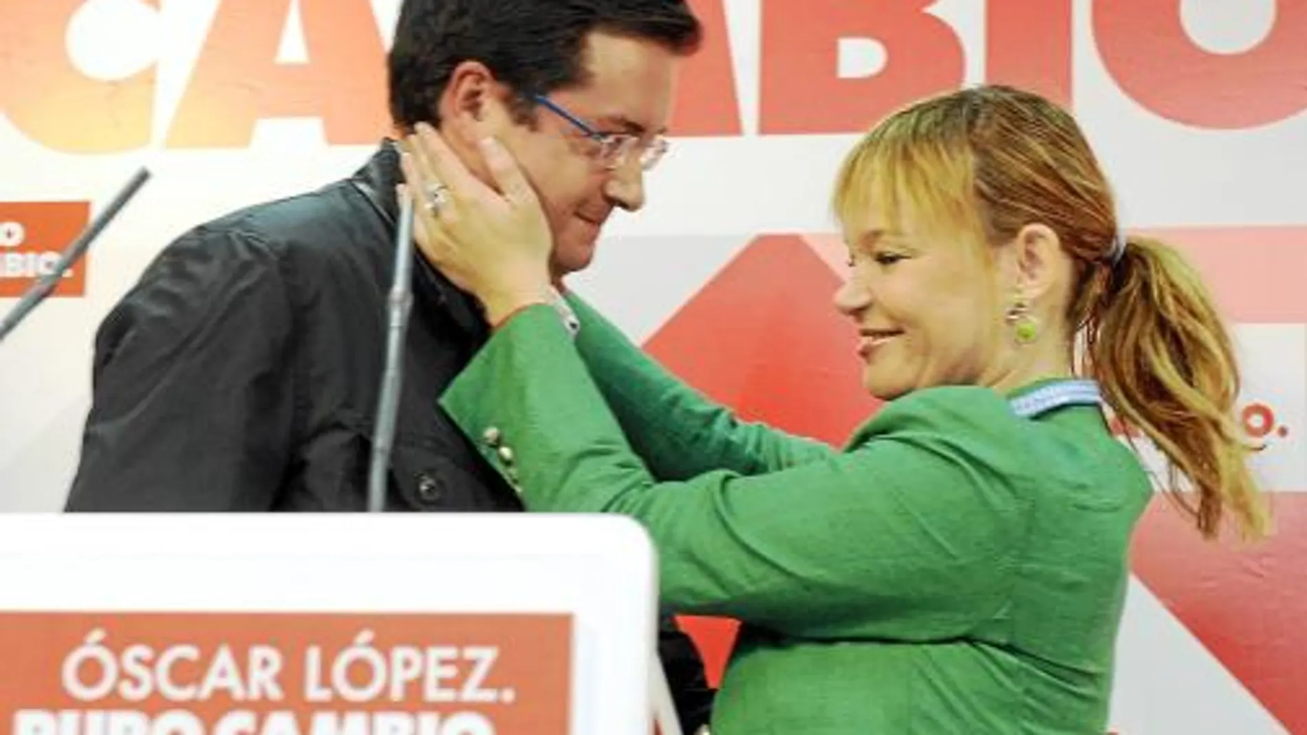 Pajín felicita a López en la inauguración de la sede del PSOE de Miranda