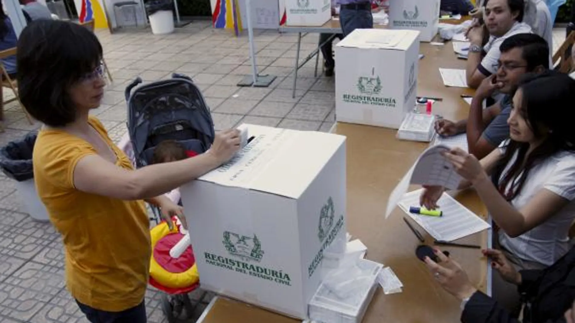 55.000 colombianos eligen desde España a su presidente