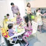 Los hogares con tres hijos o más representan casi el 12% de la sociedad española