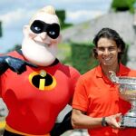 Rafa Nadal acudió ayer a Eurodisney antes de afrontar la mini-temporada de hierba en Inglaterra