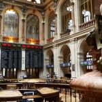 La Bolsa de Madrid cae a su nivel más bajo del año