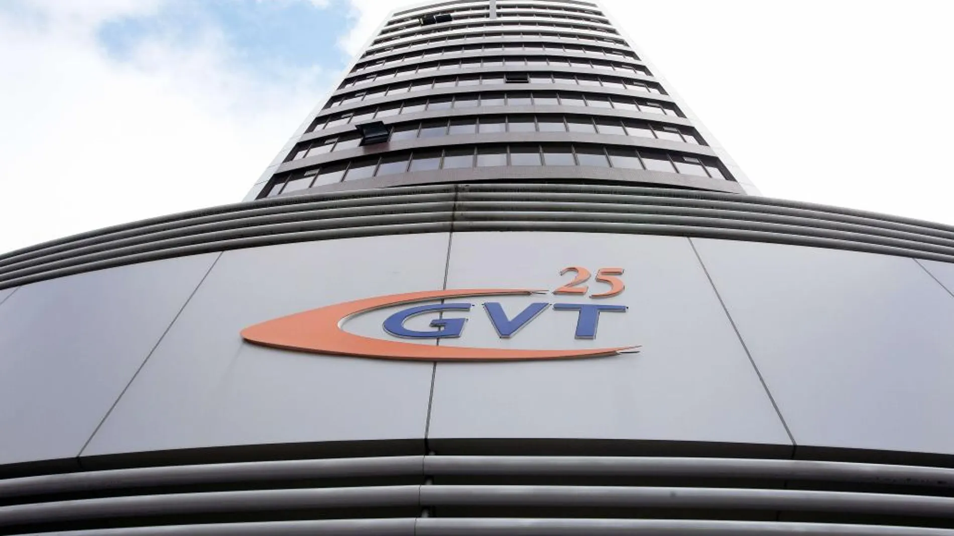 Telefónica cierra la compra de GVT a Vivendi por 4.663 millones