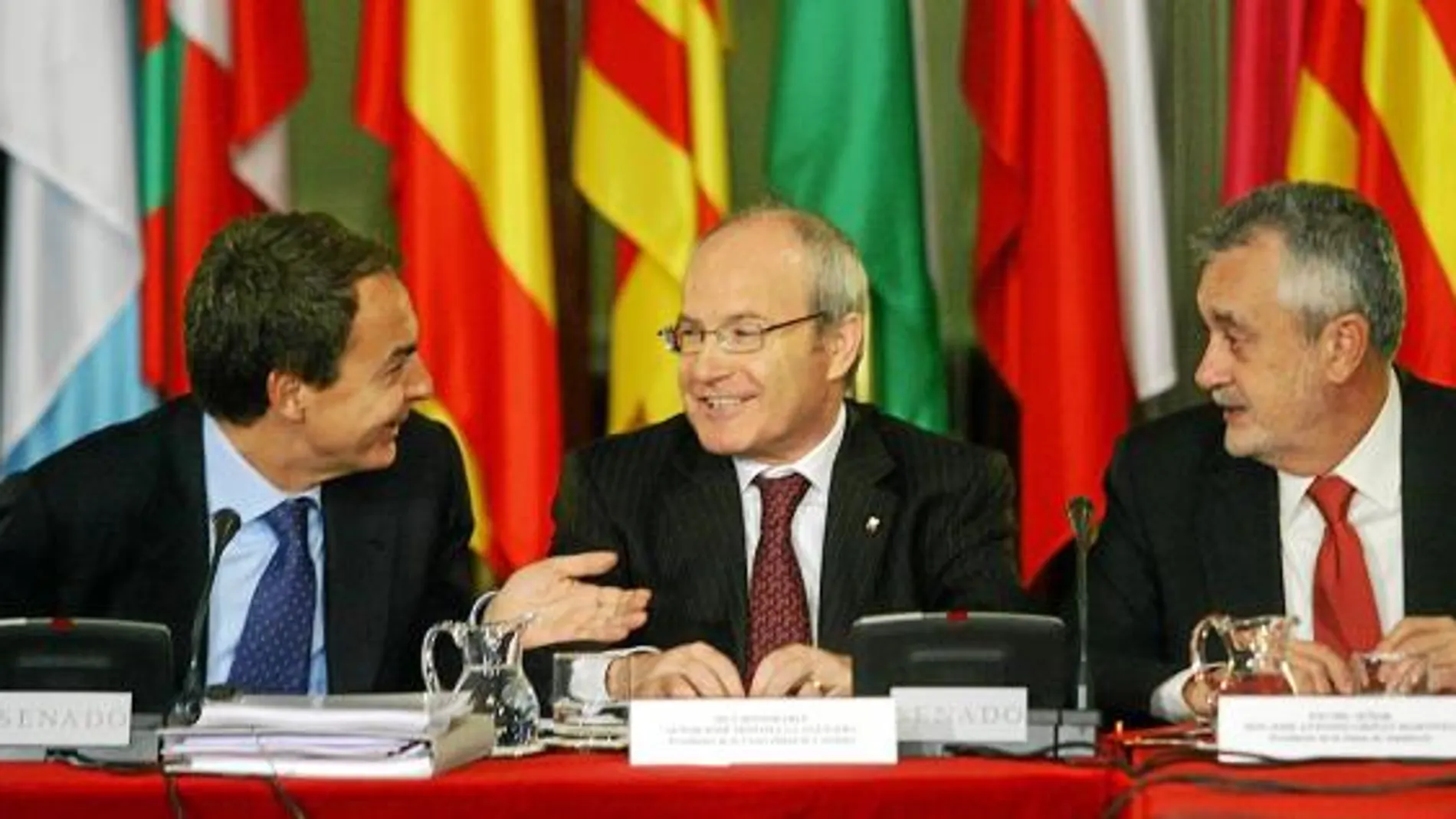 La Junta «copiará» lo que haga Cataluña para desarrollar el Estatuto