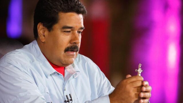Maduro hablando durante su programa de televisión "Contacto con Maduro".