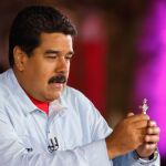Maduro hablando durante su programa de televisión "Contacto con Maduro".