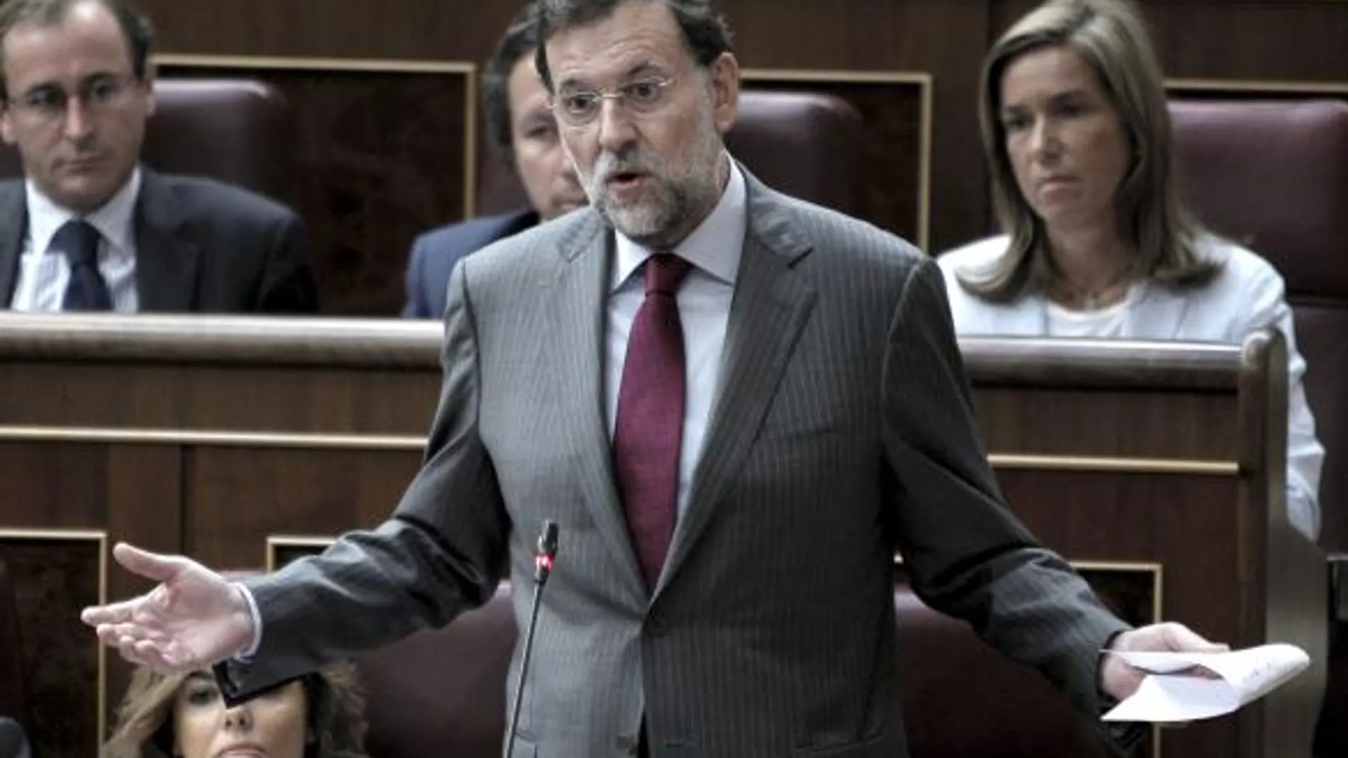 Rajoy a Zapatero: No cambie votos por transferencias