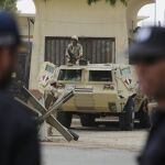Oficiales de seguridad de Hamas en el lado egipcio de la frontera de Rafah