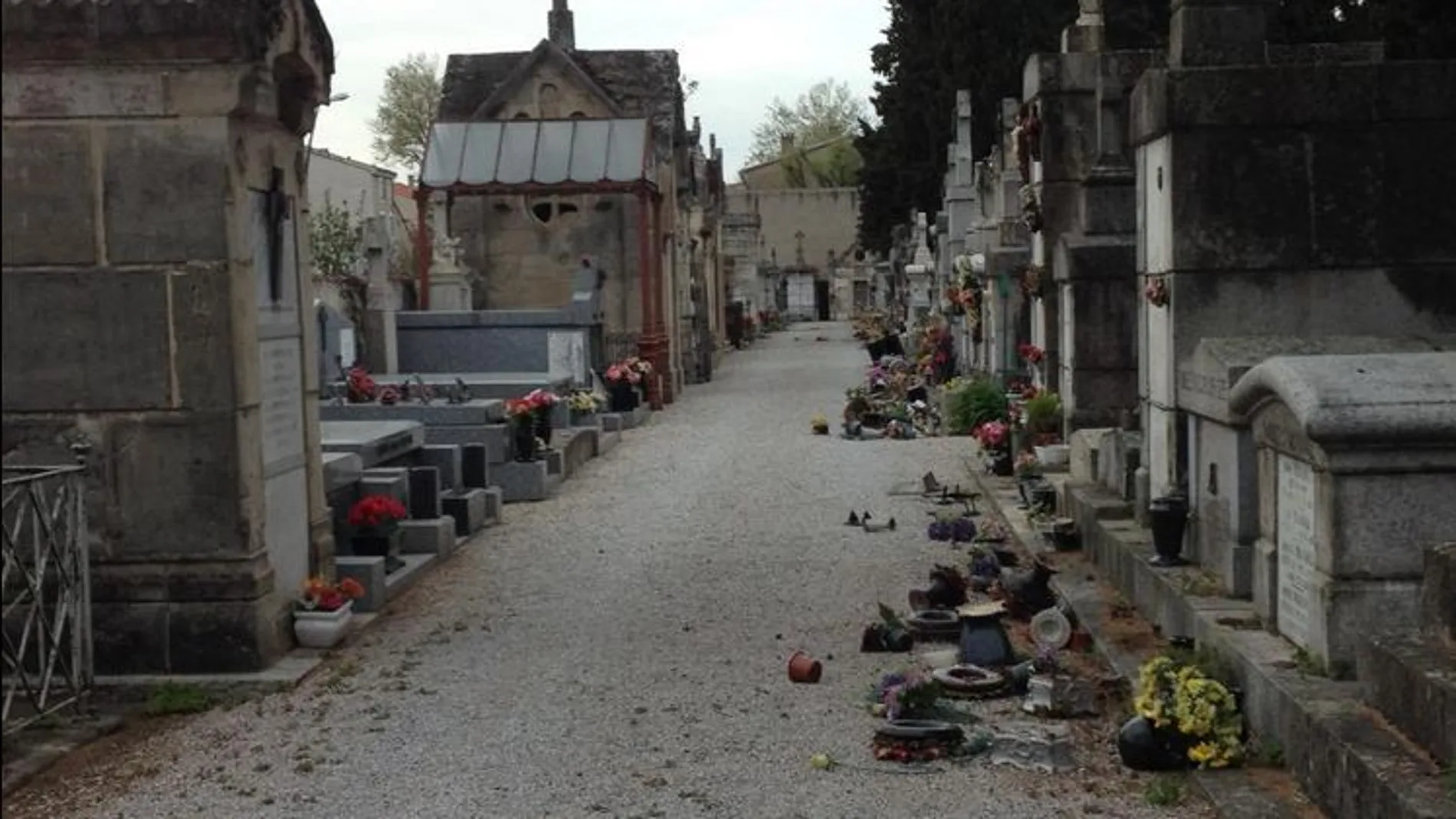 El cementerio de Castres objeto de vandalismo