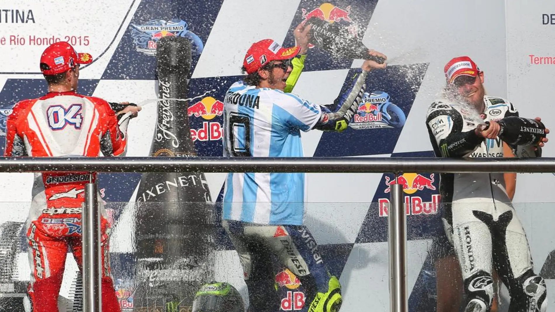Valentino Rossi celebra su victoria en el Gran Premio de Argentina de MotoGP