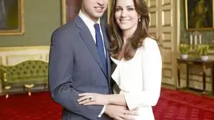 Fotografía oficial del compromiso del príncipe Guillermo y su prometida, Kate Middleton.