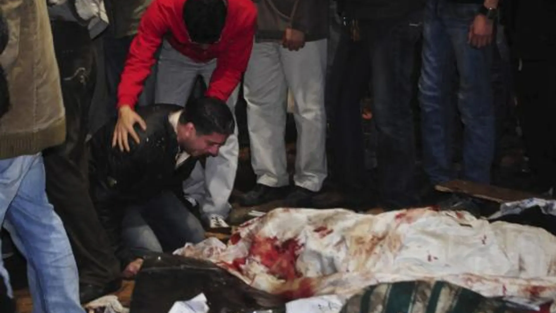 Un coche bomba frente a una iglesia cristiana causa siete muertos en Alejandría