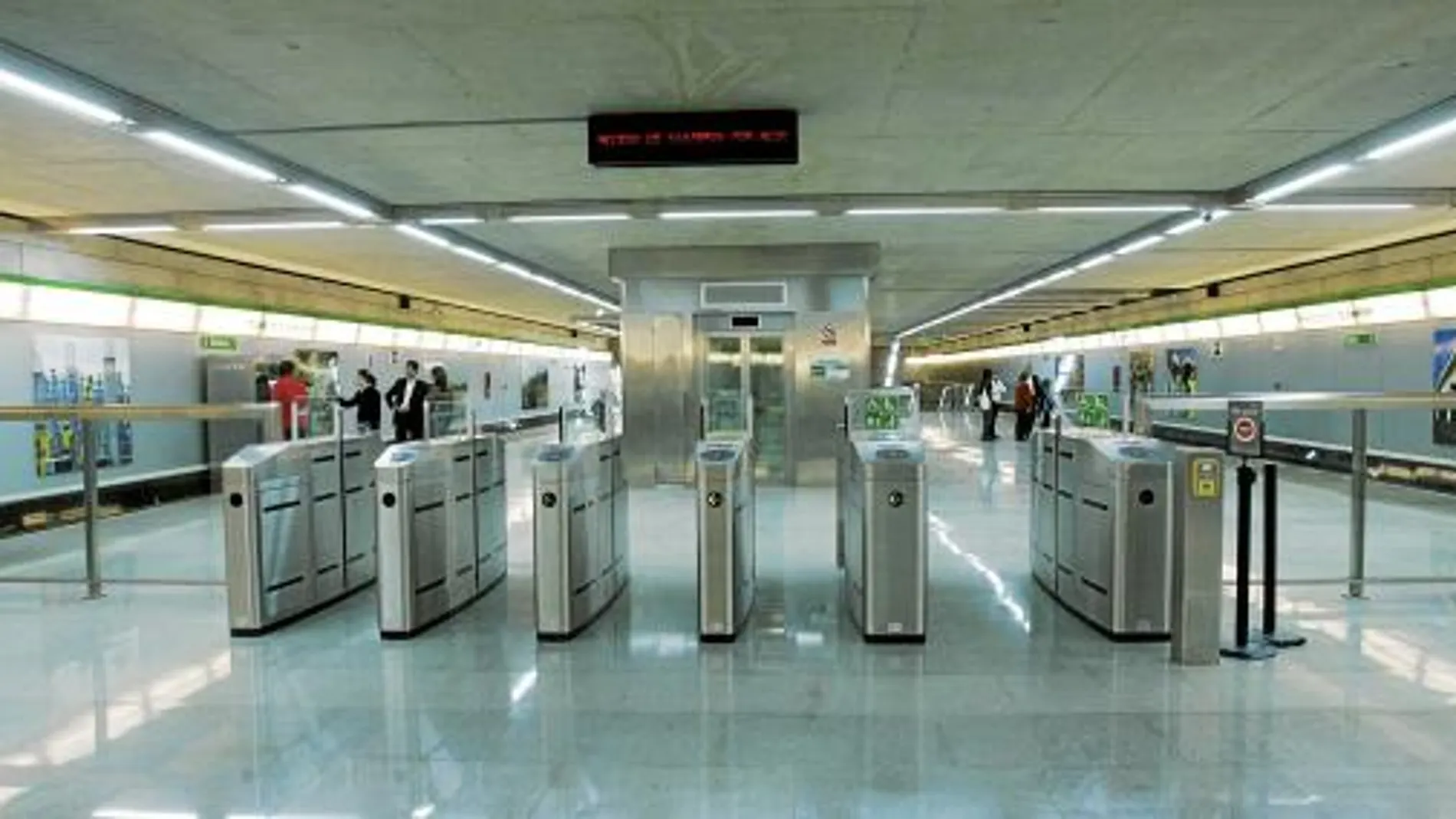 El PSOE «quiere quitar» el metro a 85000 sevillanos