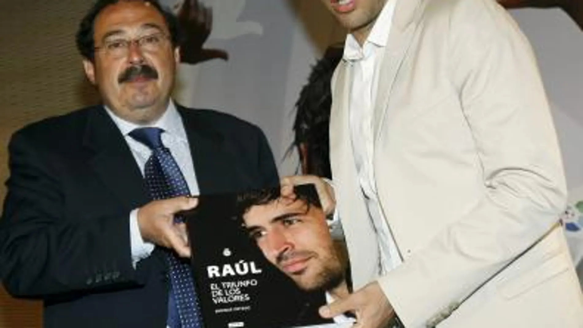 Florentino Pérez: «Raúl es el Real Madrid»