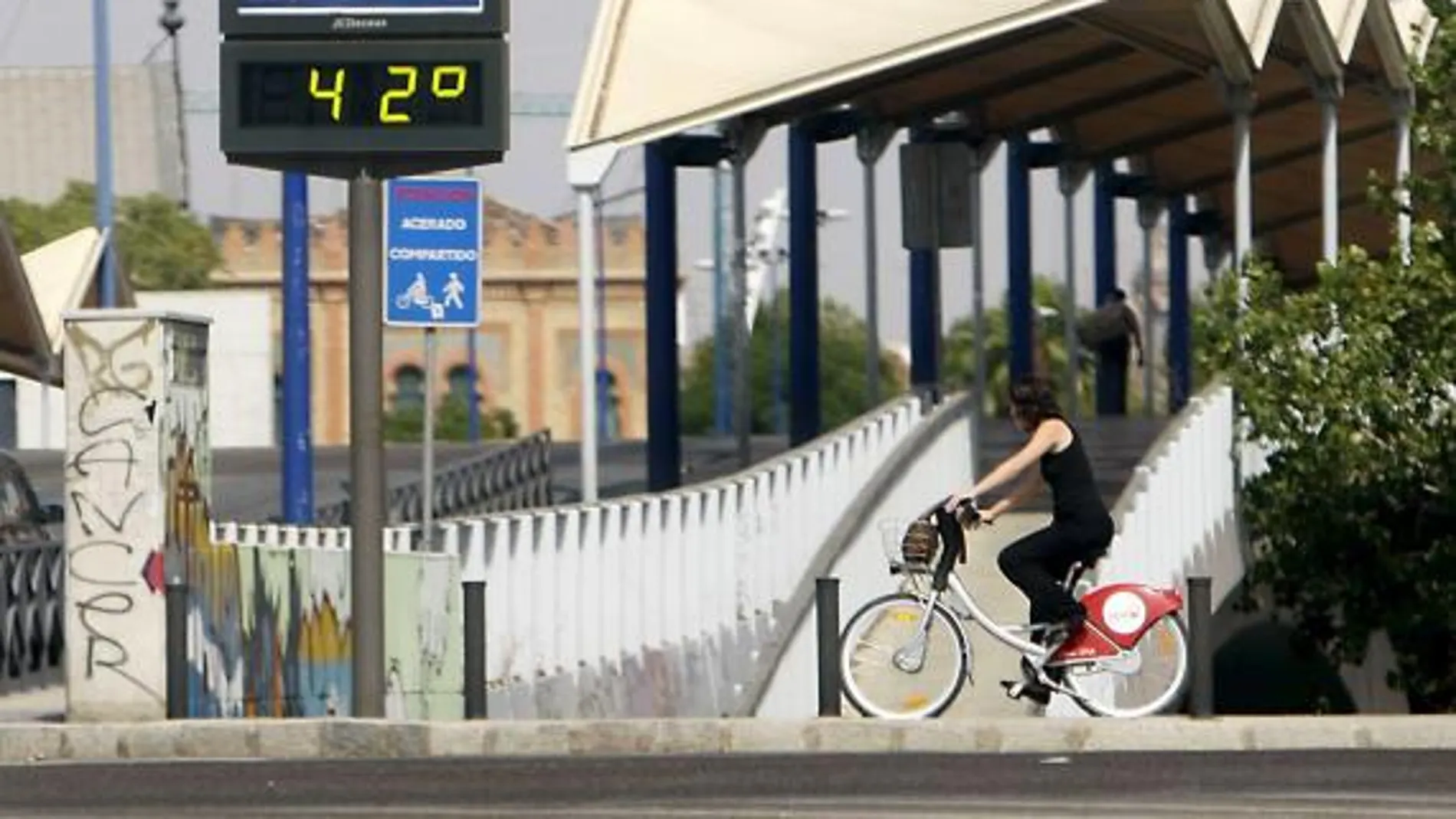 Termómetro marca 42 grados en Sevilla