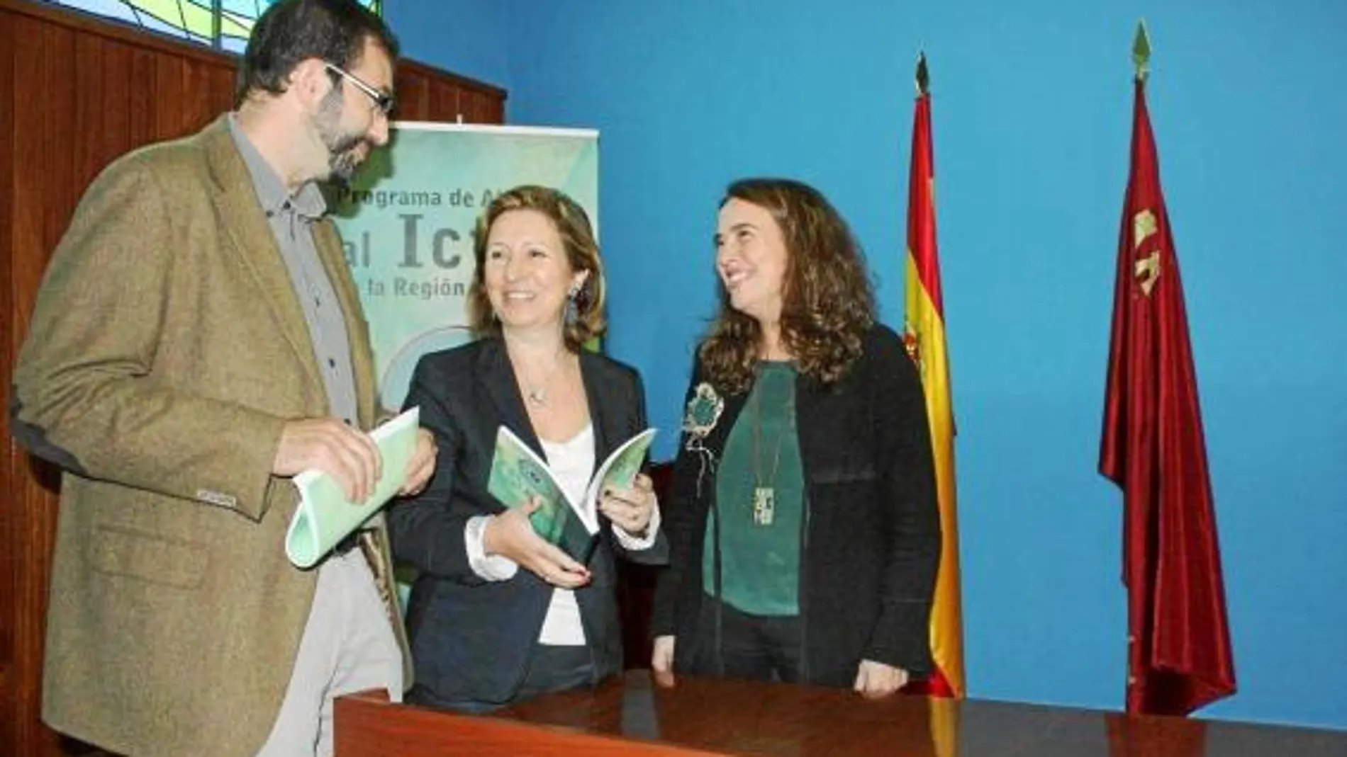 Asensio López, María Ángeles Palacios y Ana Morales
