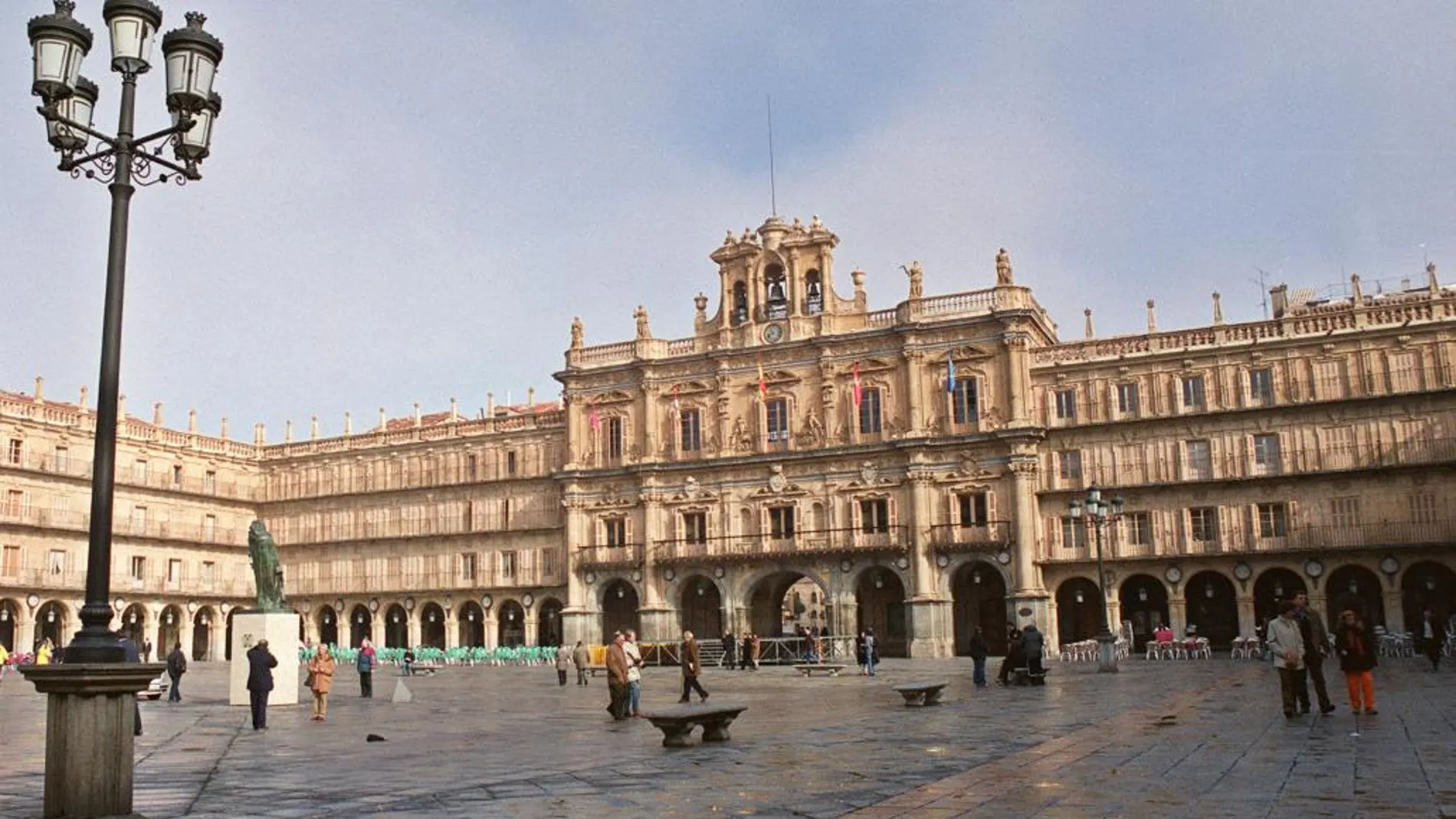 Carlos III quedó impresionado por la riqueza patrimonial de Salamanca durante su visita en 1987