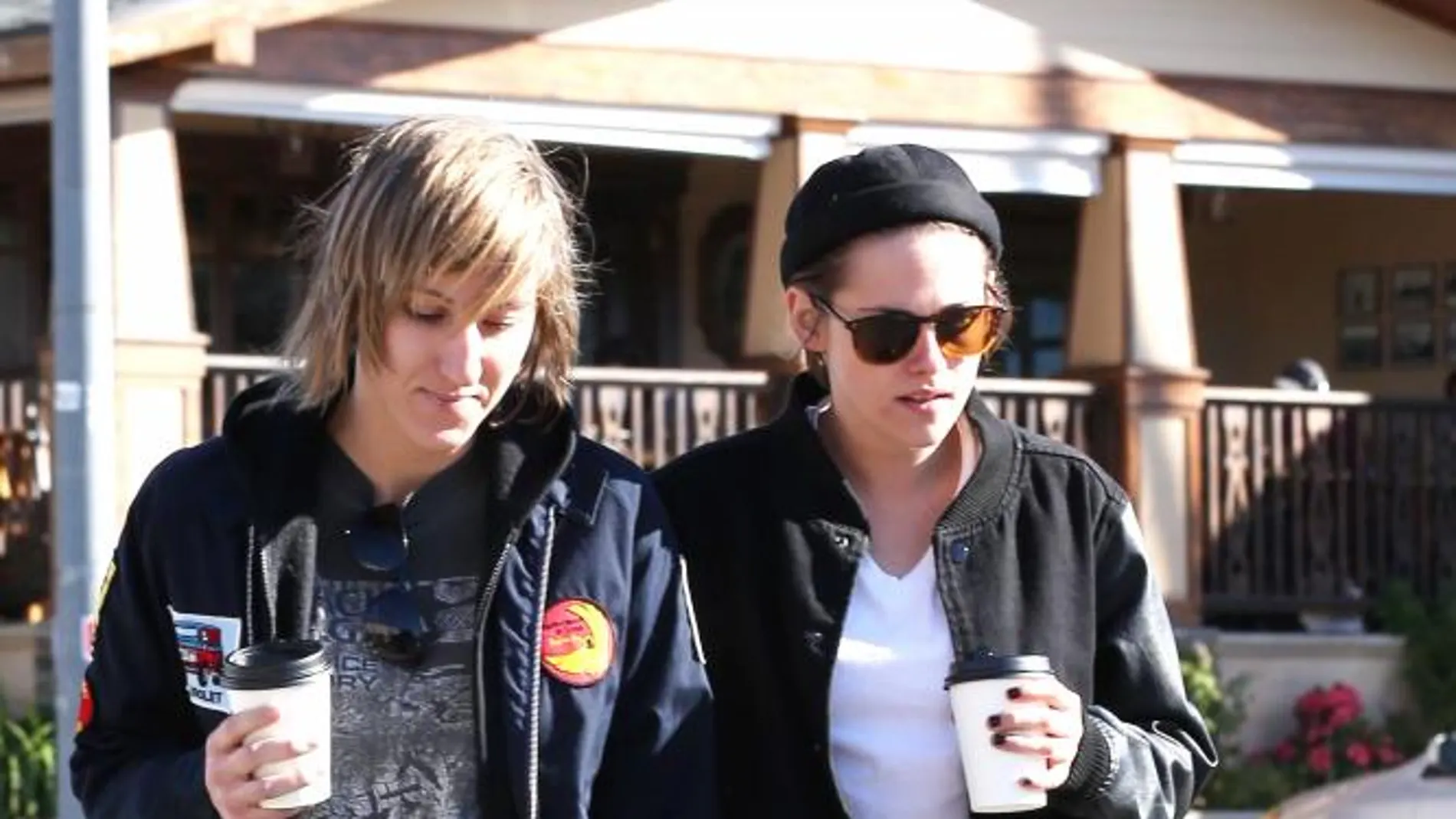 Kristen Stewart y Alicia Carlige, en Los Ángeles