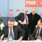La «vieja guardia» del PSOE frustró el anuncio «estrella» del presidente