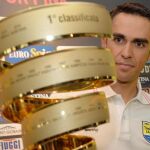 El ciclista español del Tinkoff-Saxo, Alberto Contador, ofrece una rueda de prensa en San Lorenzo al Mare, Italia