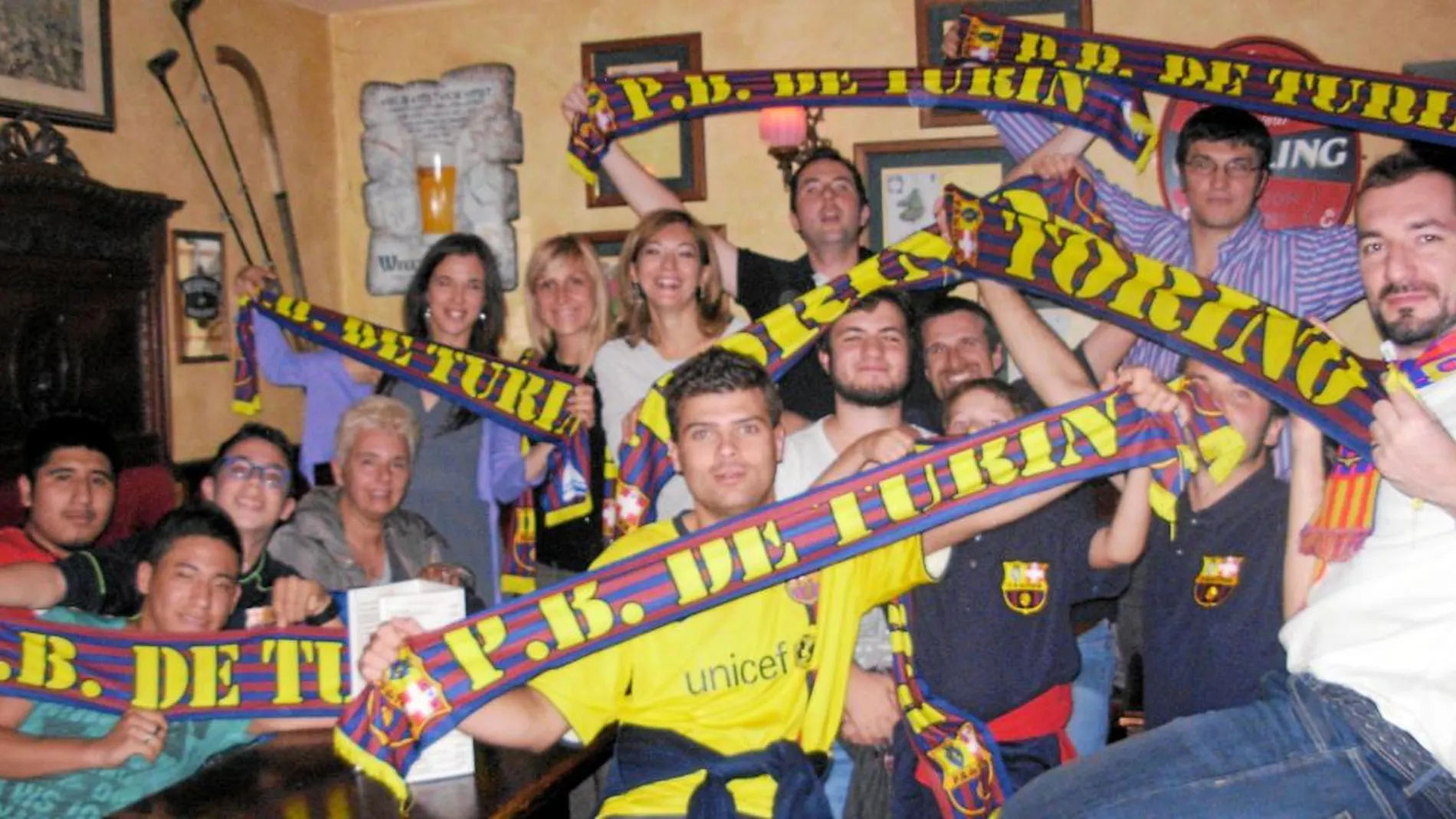 La PB de Turín, reunida para ver uno de los partidos del Barcelona