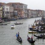 En Venecia podrá pasear en góndola