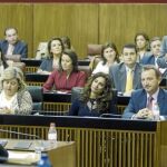 El presidente del PP-A, Javier Arenas, ayer, durante el Pleno del Parlamento de Andalucía