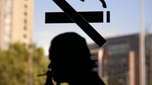 Los clientes y dueños de los establecimientos pueden ser sancionados con multas que van desde los 30 a los 600.000 euros