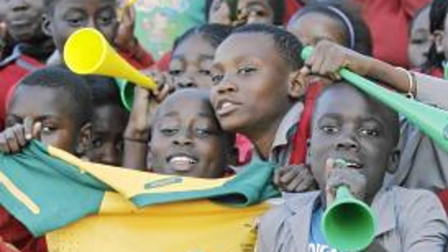 El fútbol mueve multitudes entusiastas en África, pero también potencia el negocio de la trata de personas y la esclavitud sexual
