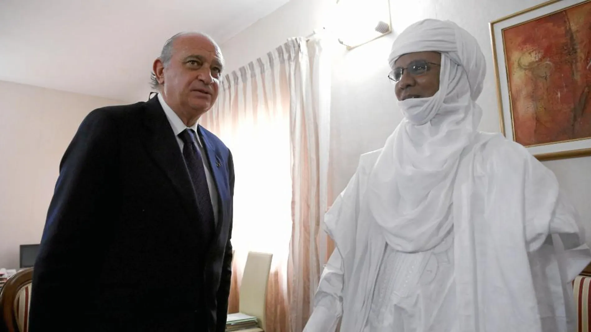 Fernández Díaz, ayer, durante su visita a la capital de Níger, donde asistió a la reunión de los ministros del Interior del Sahel