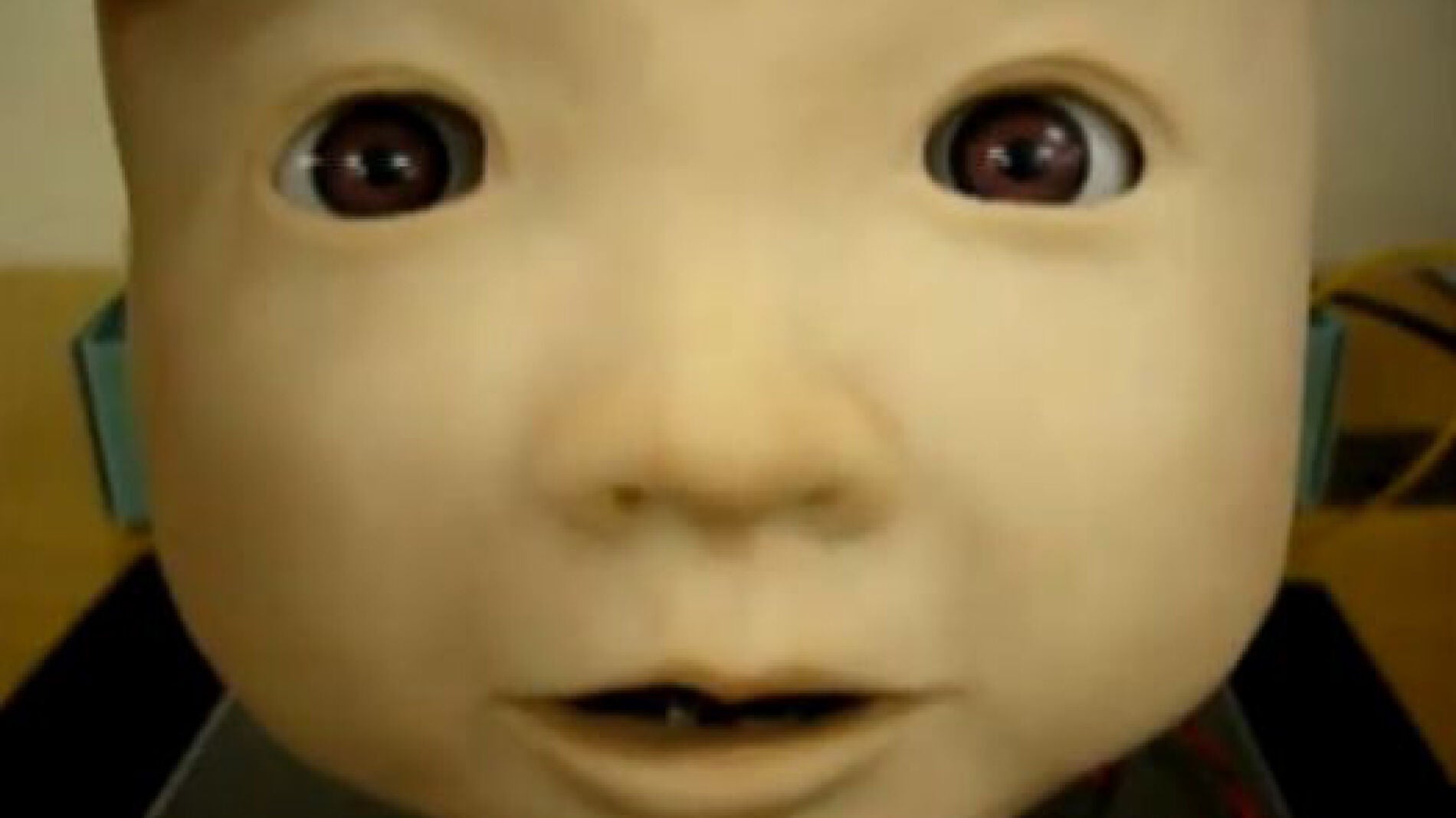 Bebes robots que online parecen reales