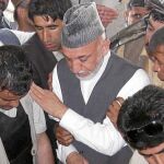 Los talibán atacan a los asistentes al entierro del hermano de Karzai