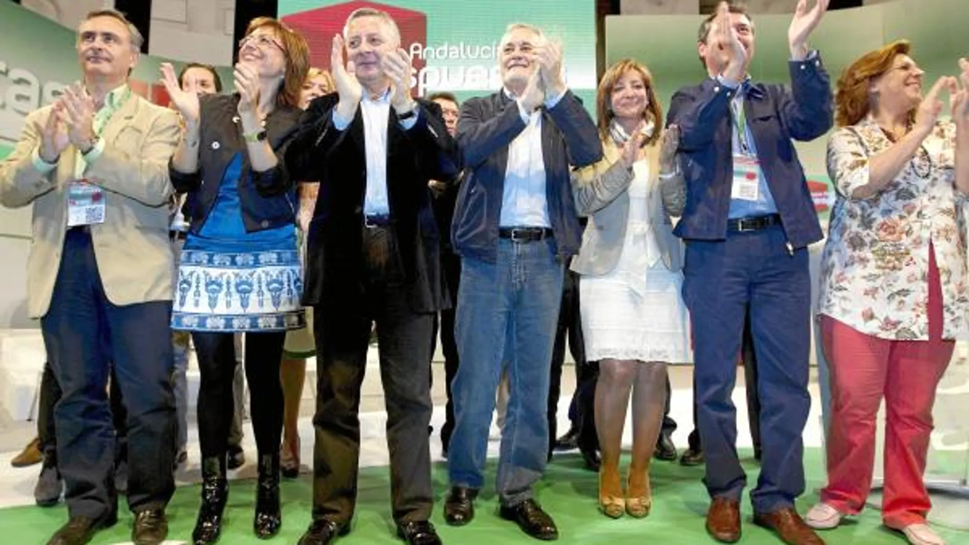 Espadas –2º por la derecha–, junto a Blanco, Griñán y Torres, entre otros