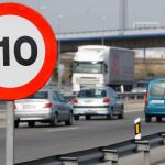 Señal de tráfico en una autopista española