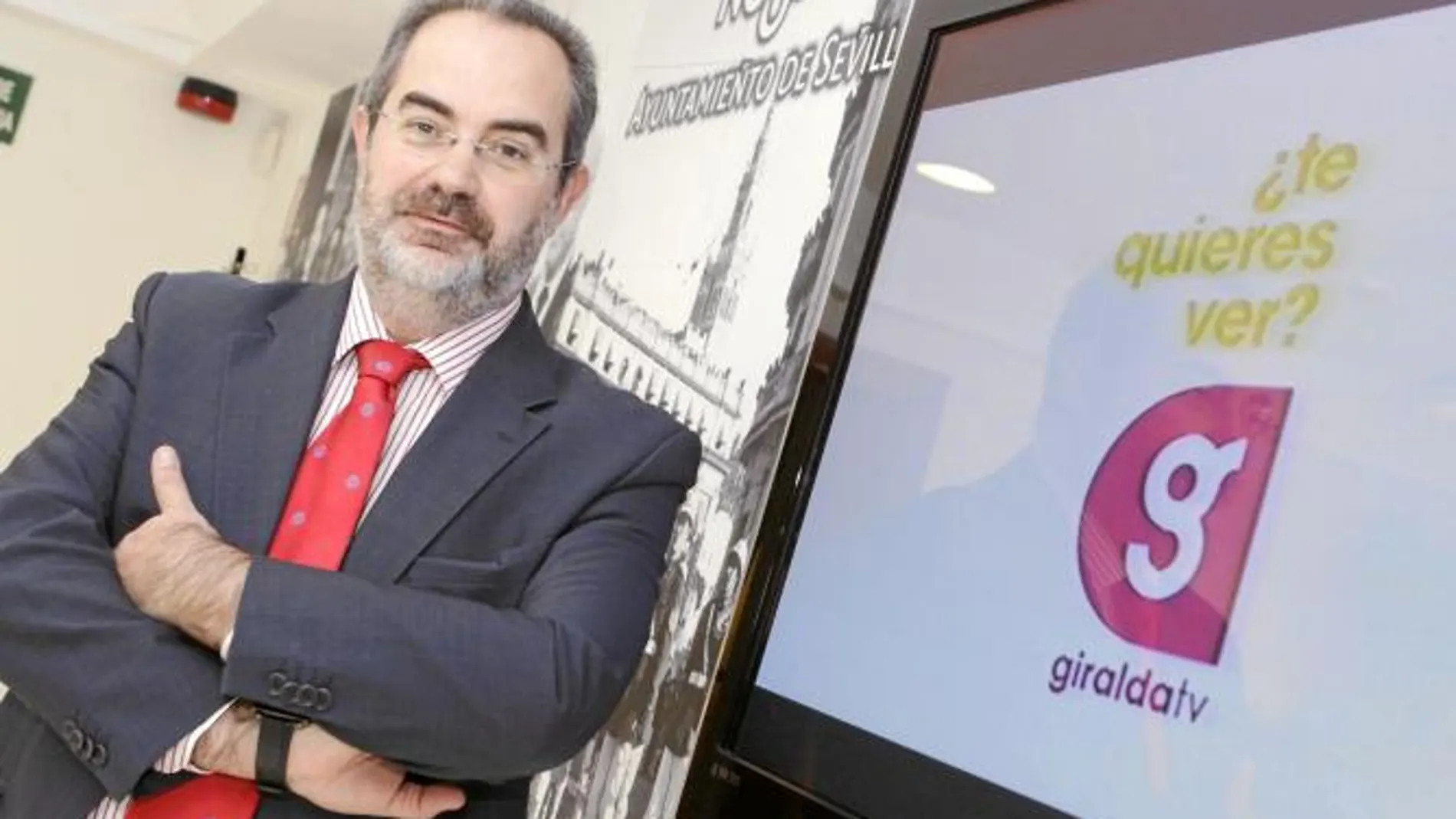 El ex director de Giralda TV, Antonio Silva, cuya gestión ha dejado una deuda de 11 millones de euros en la televisión local