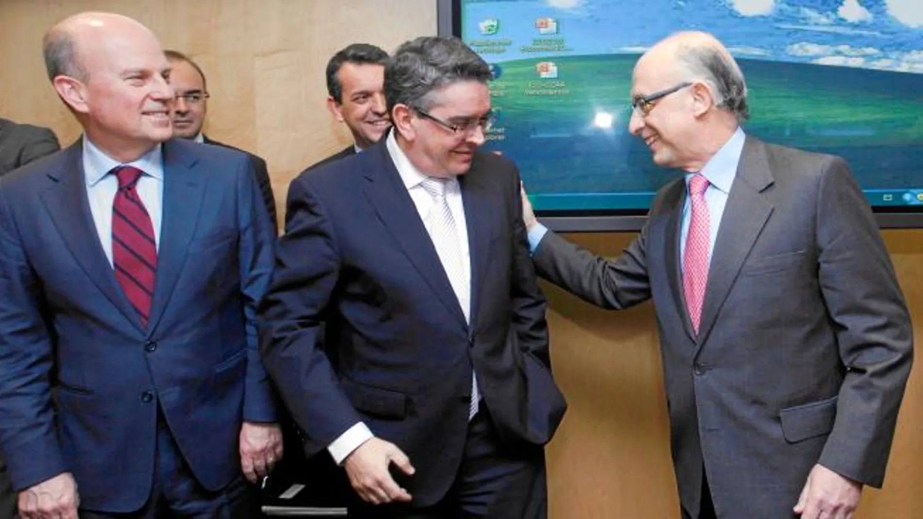 Vela se compromete a un déficit del 15 por ciento sin recortes sociales