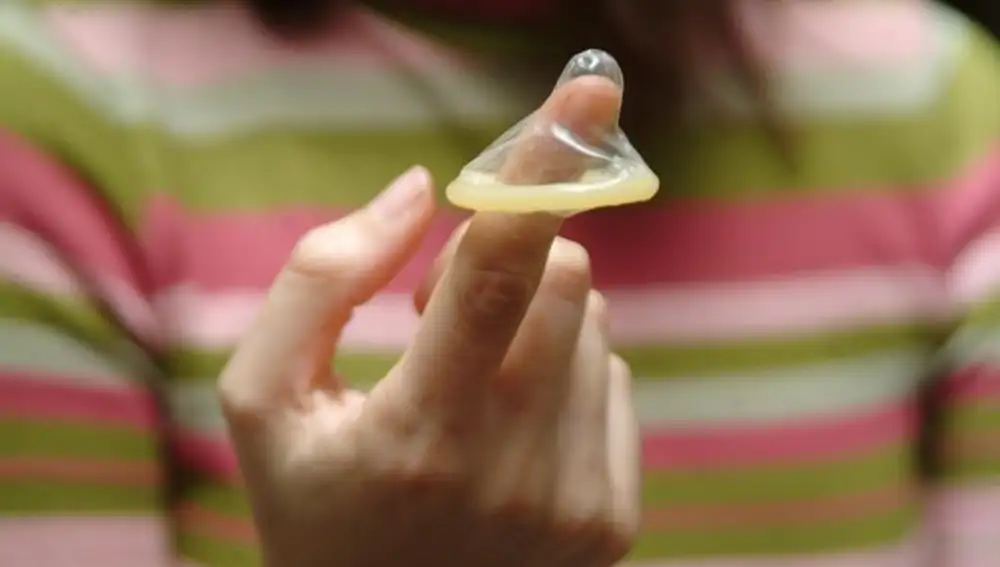 Una empresaria sevillana patenta un preservativo fácil de colocar