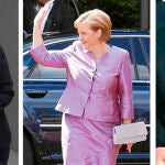con las manos en la moda. Merkel, sobria en su vestimenta, suele arriesgar con modelos de bolso poco frecuentes.