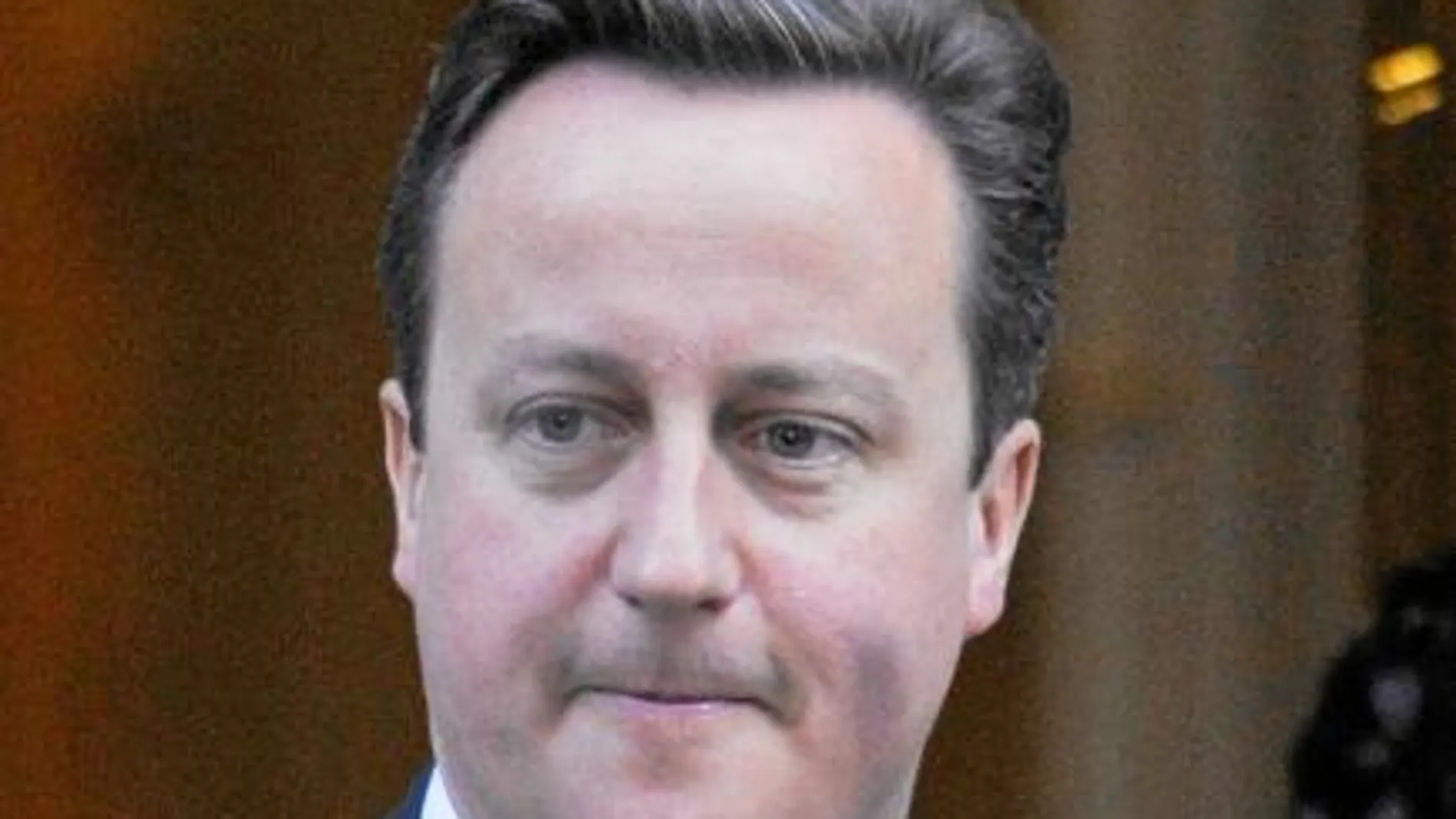 David Cameron es más consciente que nunca de que tiene un problema. El varapalo sufrido el lunes por la noche por la rebelión de 81 diputados de sus propias filas –que votaron a favor de un referéndum sobre la Unión Europea– sólo le ha servido de adve
