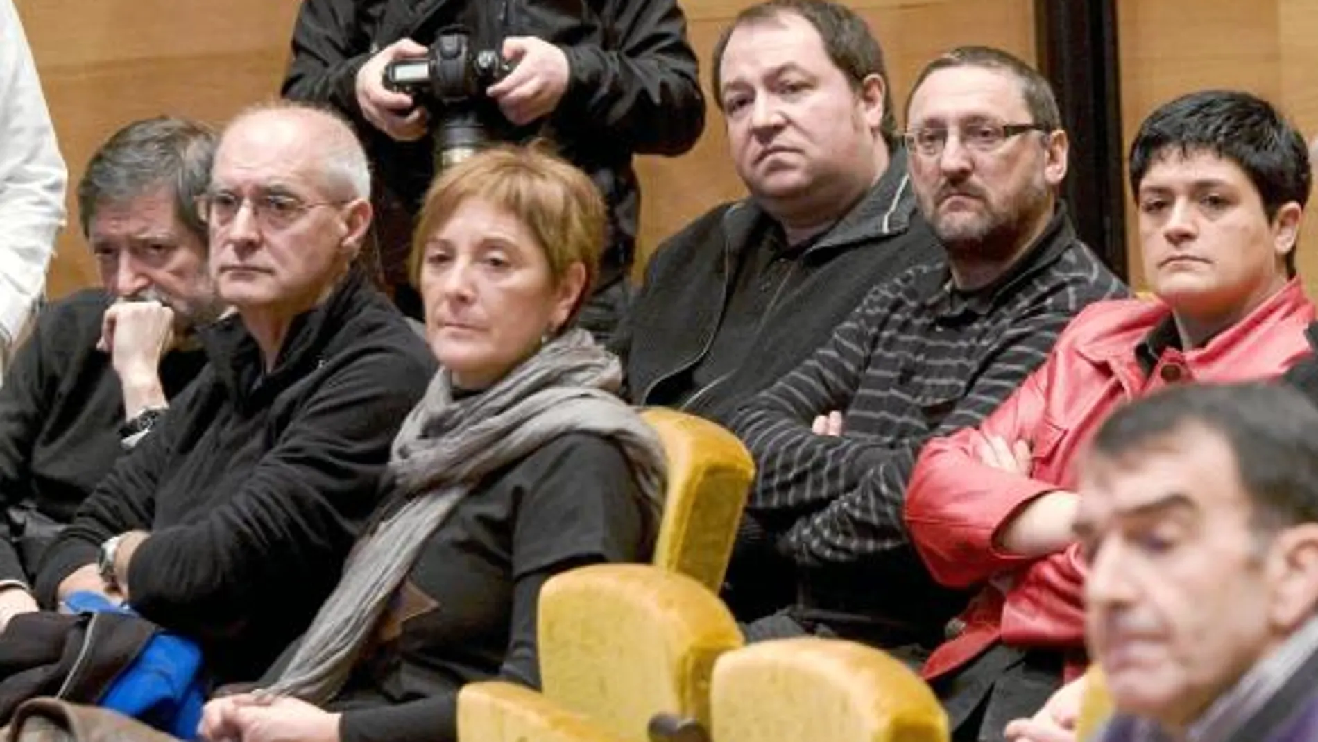 Destacados líderes abertzales, durante la presentación de Sortu