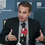  Zapatero pedirá a 39 empresarios que sigan invirtiendo en España