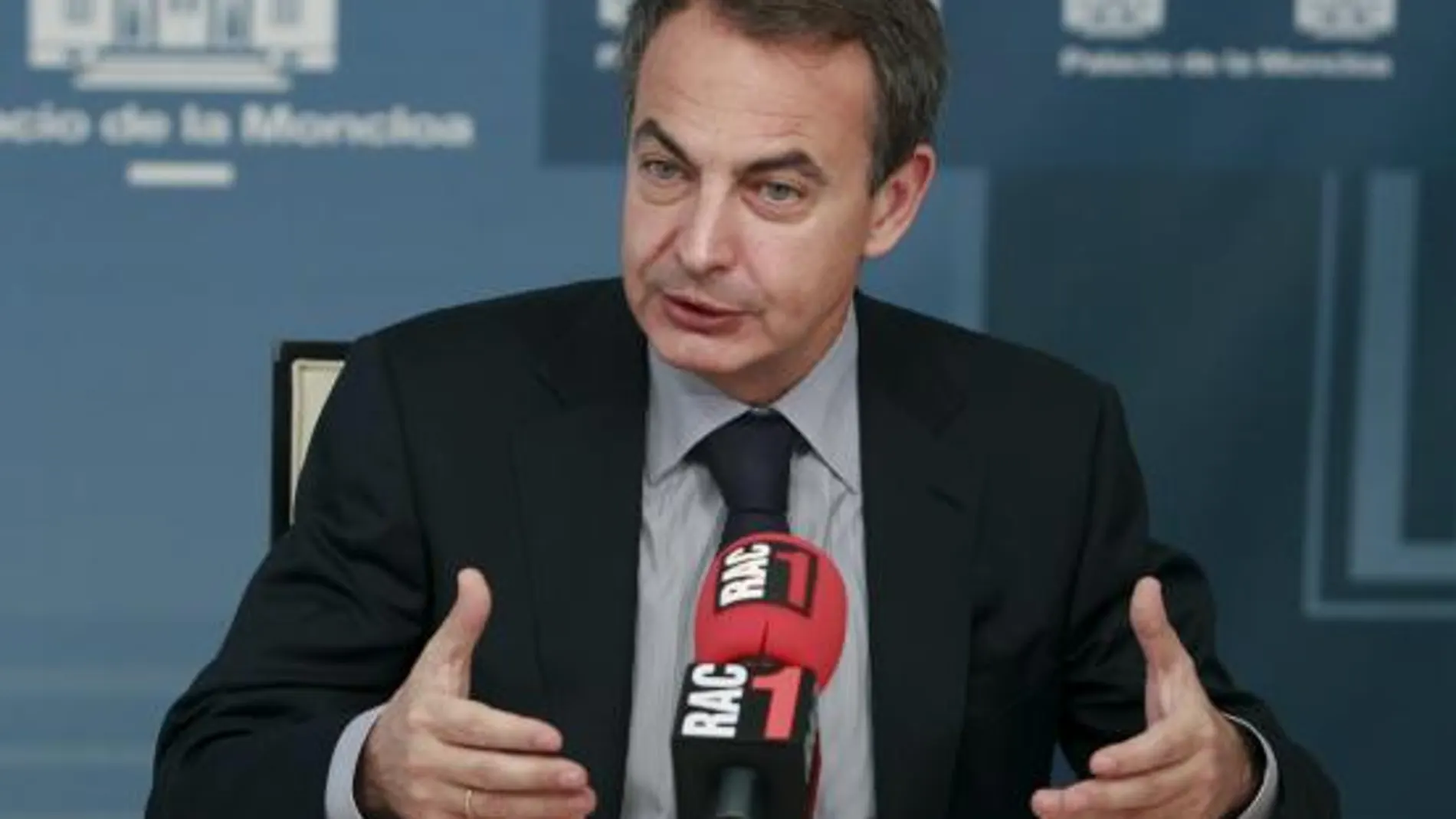 El presidente del Gobierno, José Luis Rodríguez Zapatero, durante una entrevista que ofreció en RAC1