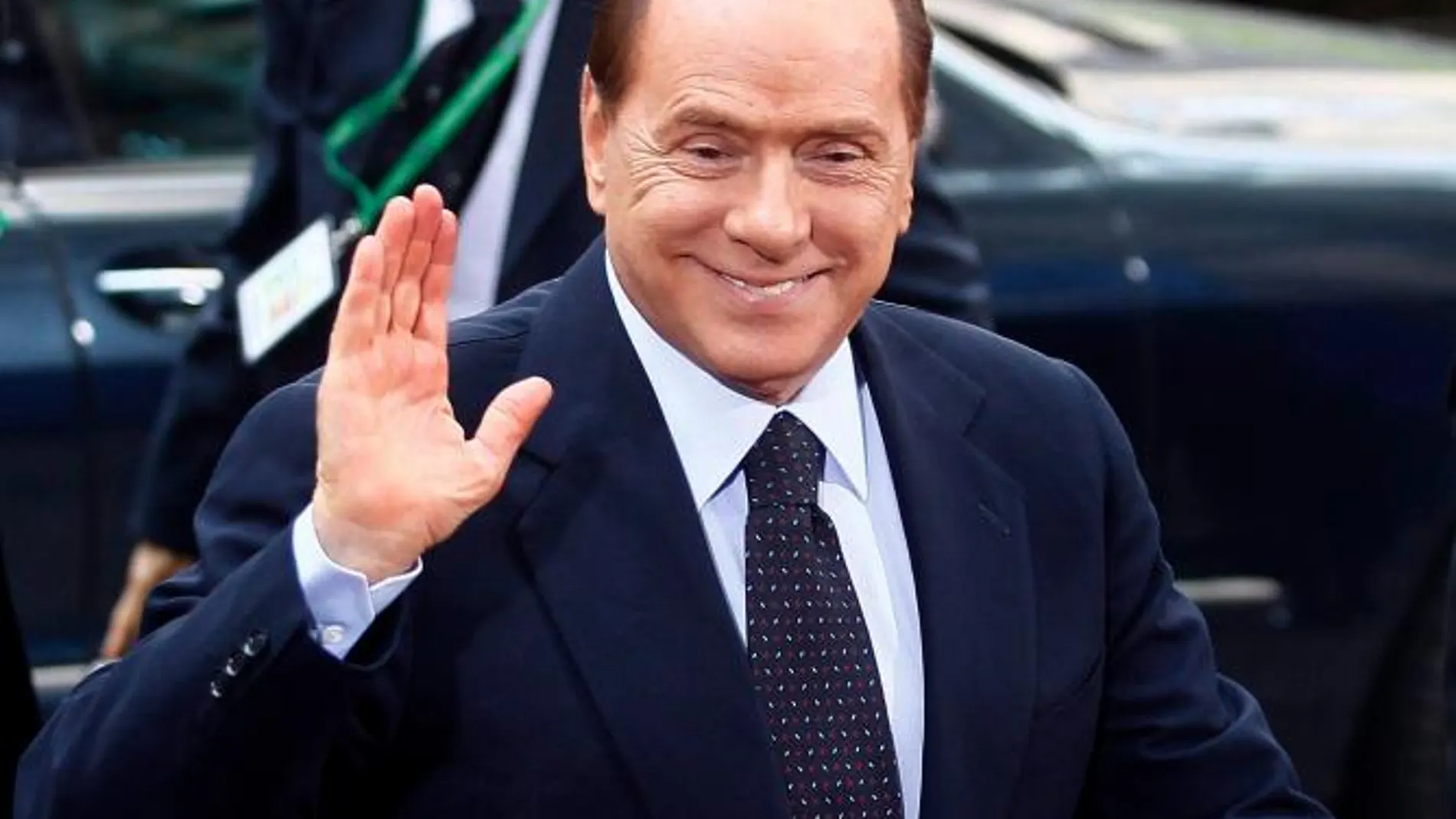 Berlusconi accede a retocar su plan de ajuste para incorporar una tasa a los ricos
