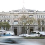 El Tesoro adjudica 3.798 millones de euros y baja casi dos décimas el interés