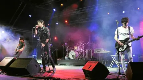 Second, que nació como banda musical en el año 1997 y pone fin a su carrera, durante una de sus actuaciones