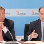 Los consejeros de Economía y Empleo, Tomás Villanueva, y de Educación, Juan José Mateos, explica lo acordado en el primero Consejo de Dirección extraordinario sobre Formación Profesional celebrado en Castilla y León