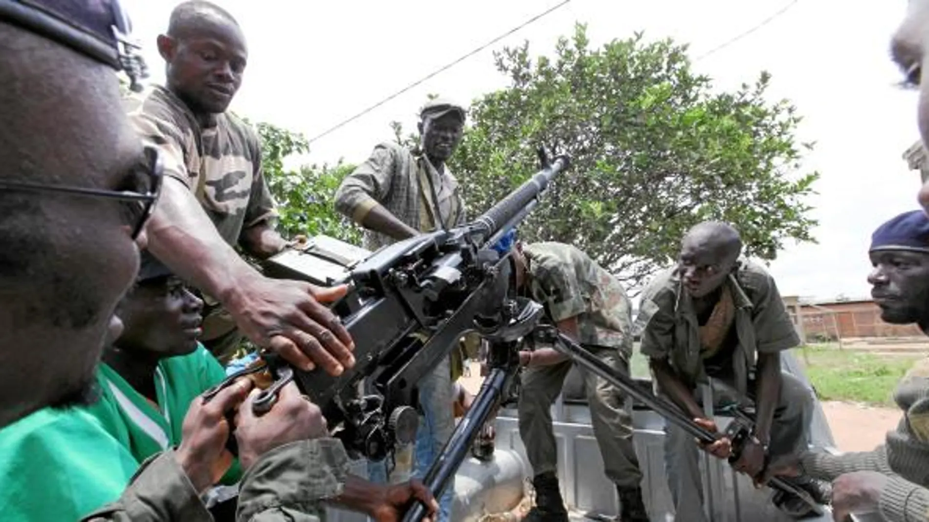 Partidarios de Ouattara se praparan para la batalla al norte de Abiyán