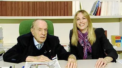 Martina Klein visitó a Manuel Fraga para escuchar su chiste